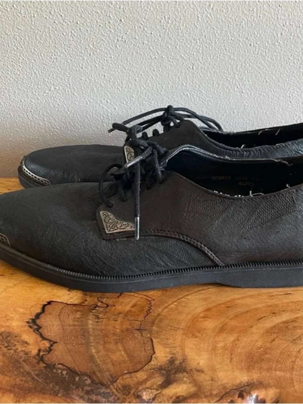 Mario de Gerard Men's Black Lace-Up Derby Shoes with Decorative Metal Accent